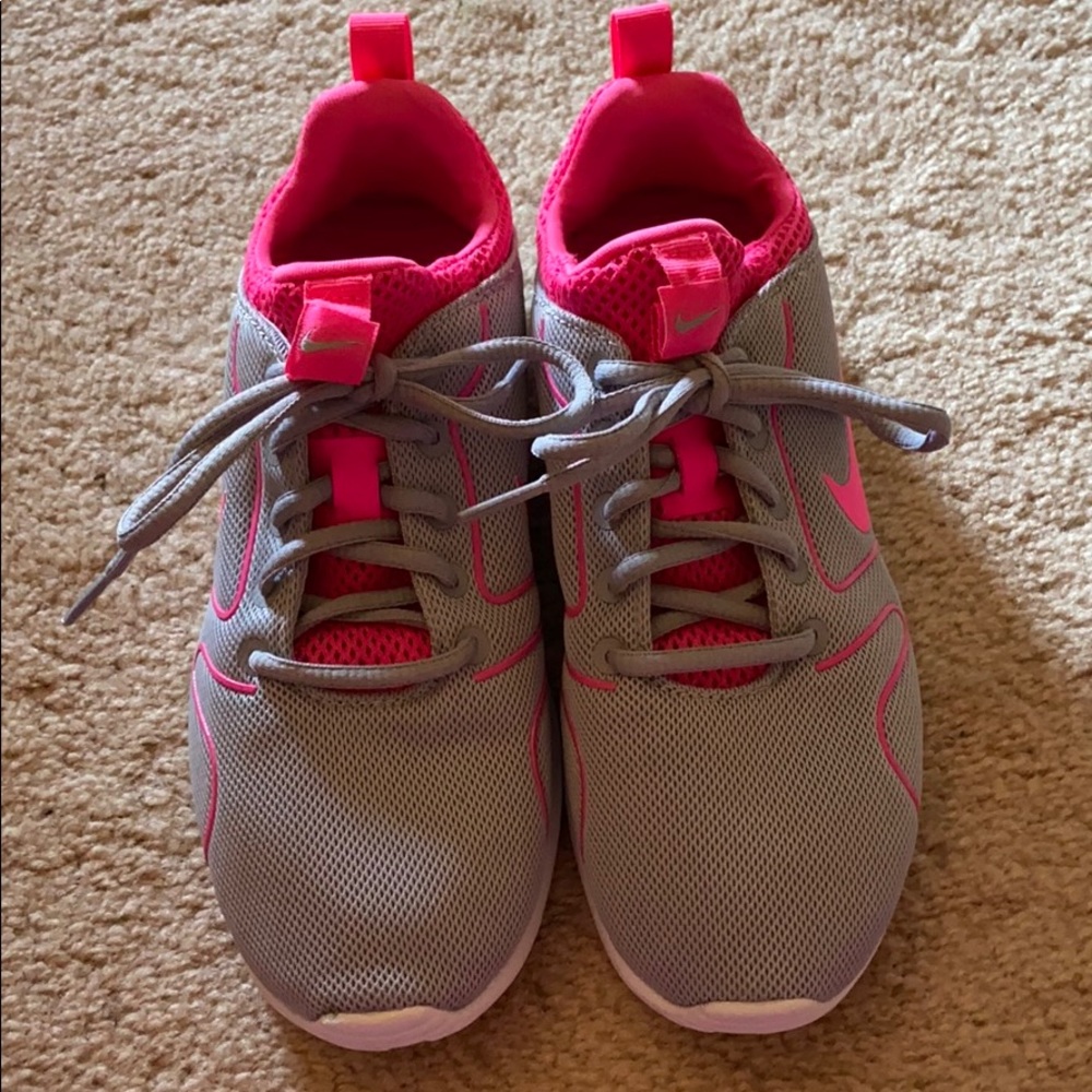 Gym shoes